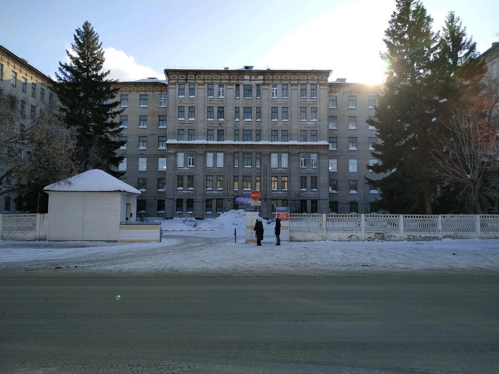 Городская больница № 3, г. Барнаул - запись к врачу в больницу для взрослых  по адресу Алтайский край, Барнаул, улица Малахова, 17